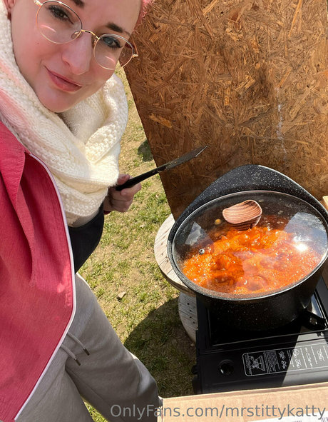 mrstittykatty model adult archive