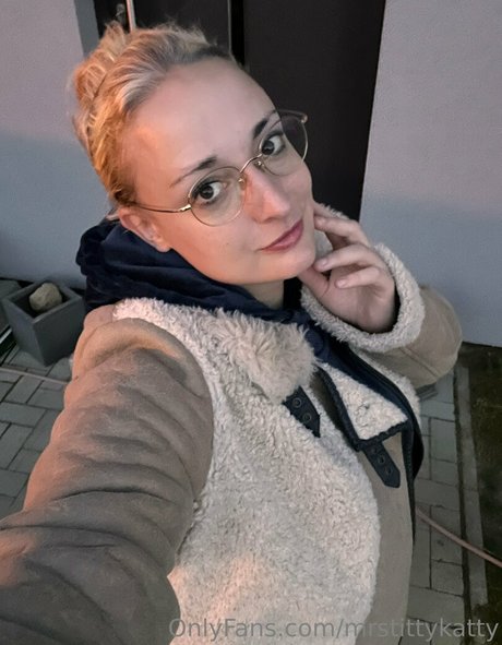 prone onlyfans hot naked image