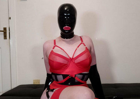 rraicleach erotic model picture