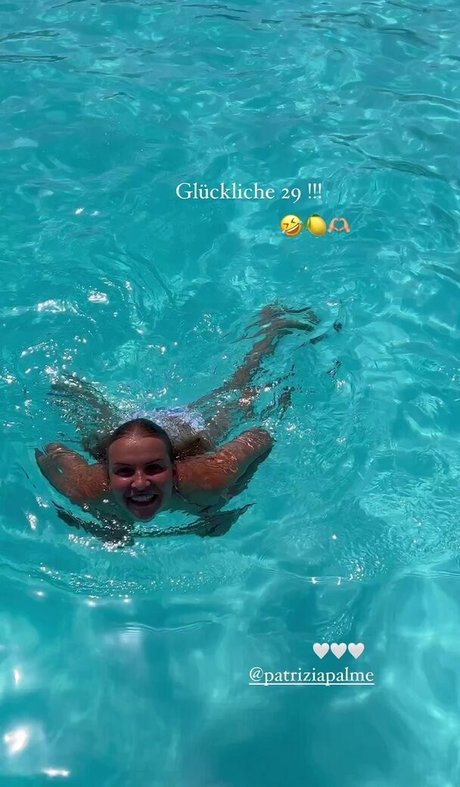 small dick shemale onlyfans sex pictures