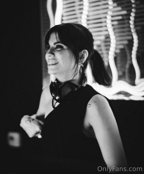 hotwife onlyfans free porn gallery