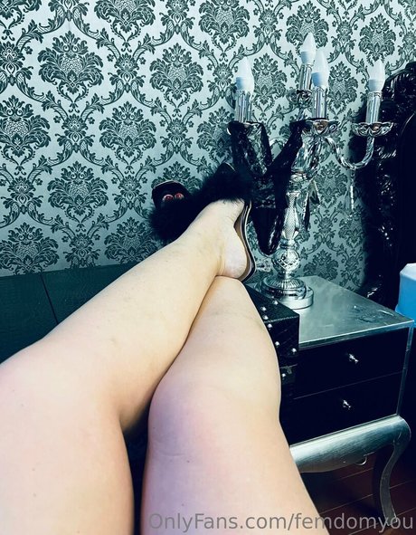 femdomyou nice model galleries