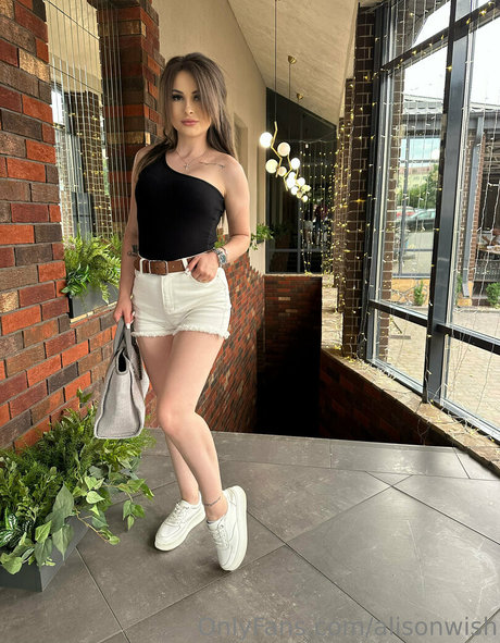 alisonwish best star photo