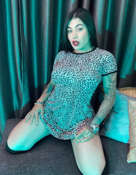 avajaymesfree star naked photos