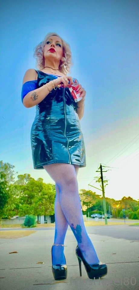 miss hazel80 art star pic