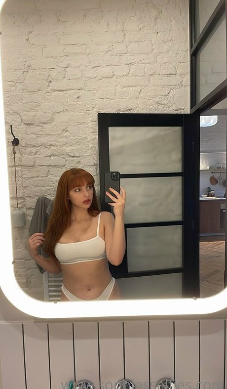 sophiasselfies model sexy pictures