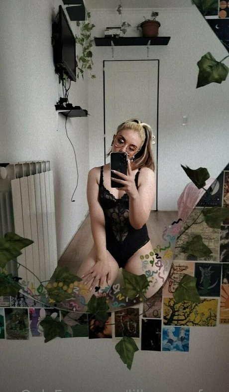 lillymeawfree pornstar nudes img