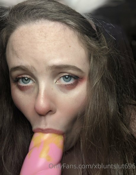 oliviabluntfree pornstar hot pics