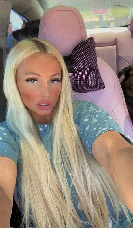 courtneyhuntt pornstar naked galleries