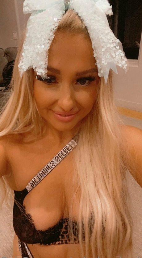 courtneyhuntt top actress galleries