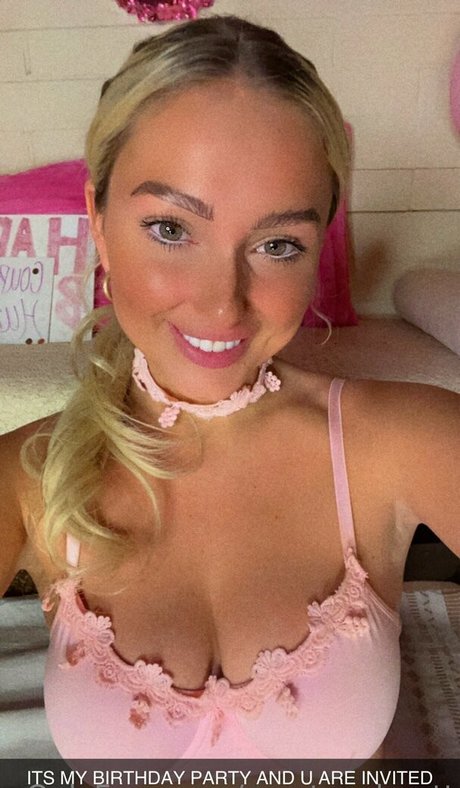 courtneyhuntt nice model photos