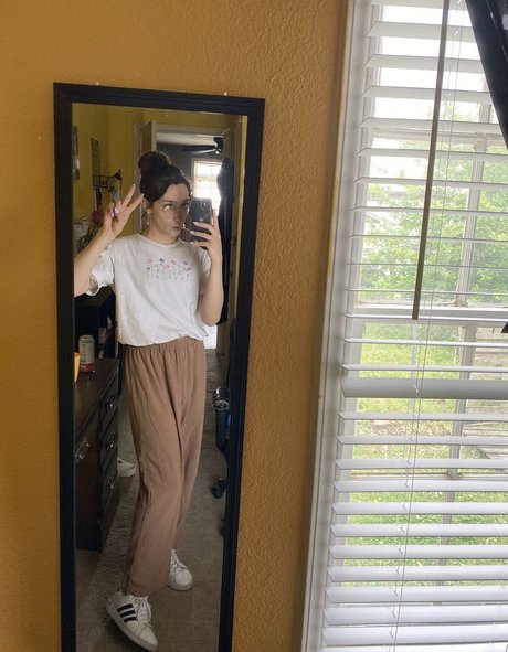 Taylor Hamilton naked model photos