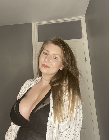 Daisy Beth model high quality photos