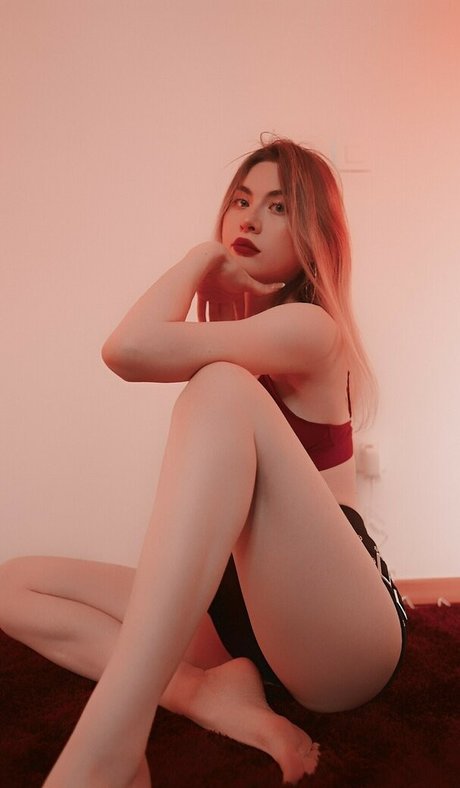 ASMR Onuri best model image