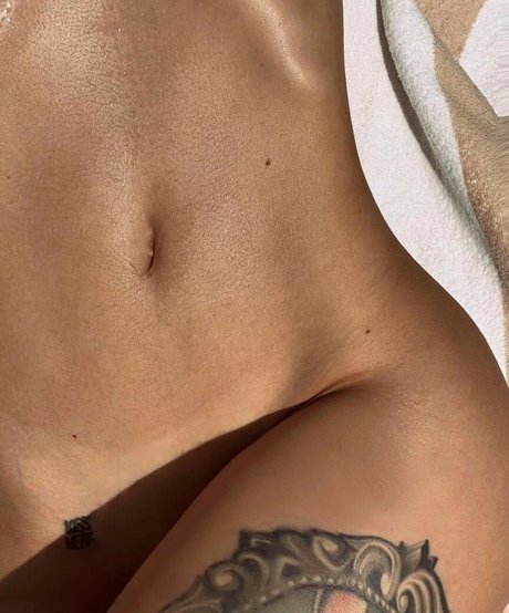 BabyS nude actress pictures