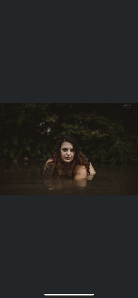 Luna Habibi model pretty img