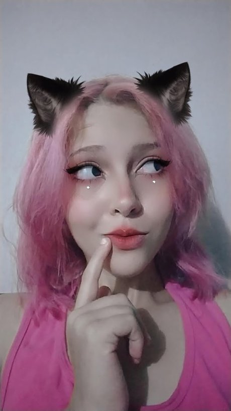 Alheli Pink hot model image