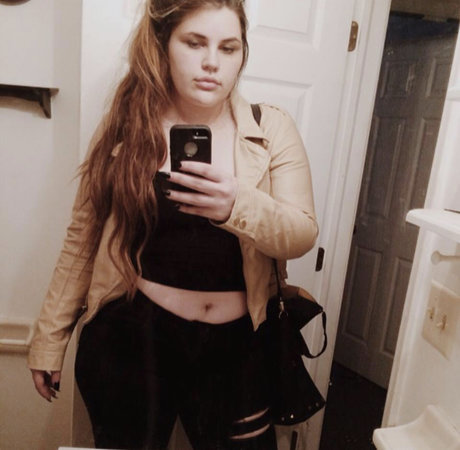 Aloxus pornographic model picture