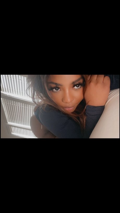 Stella Luxe pornstar top pic