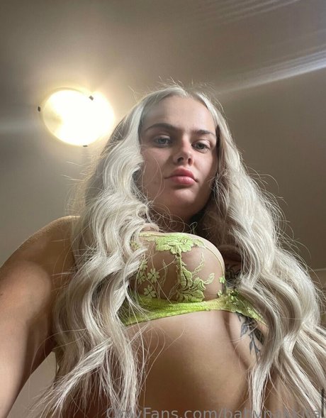 naughty nikki_ model nude galleries