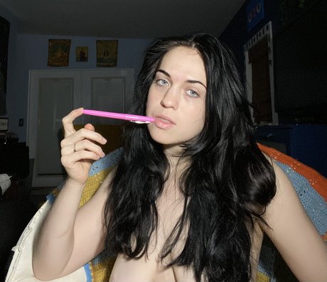 Alexandra Eve model hot pictures