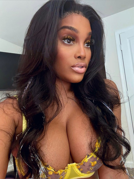 Nyabella porn actress pictures