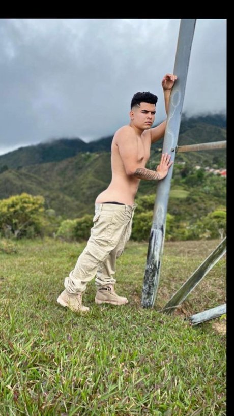 Alejandro Agudelo naked actress pic