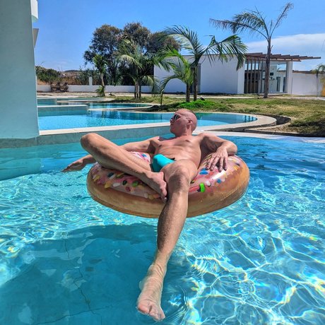 Aiden Andrews hot pornstar pics