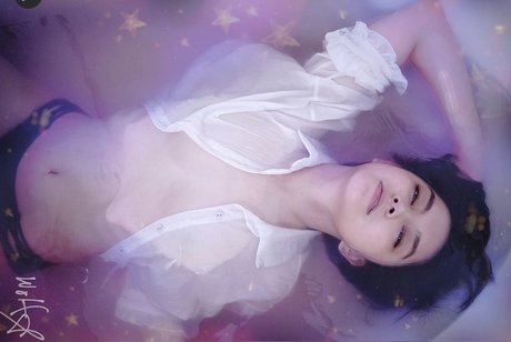 _kami the lil puppy erotic actress photo