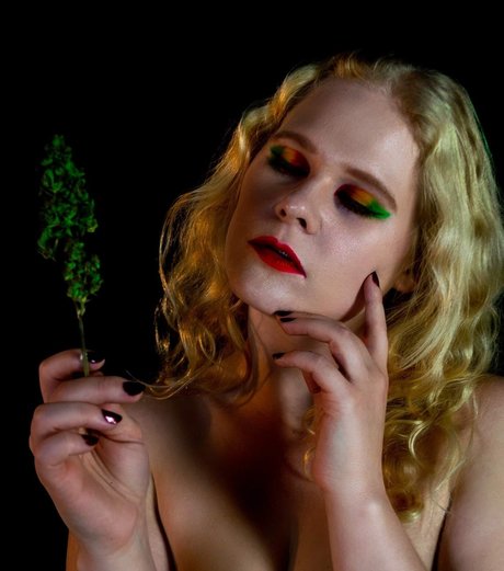 OkamisKitten porn model picture