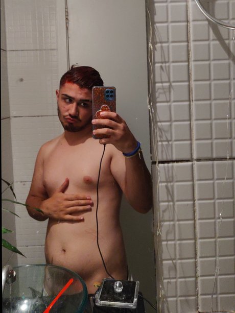 Enzinho model adult picture