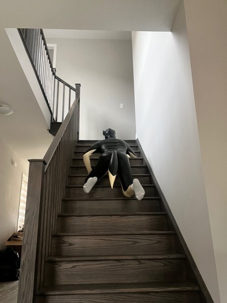 Alistair Alvarez nude actress photo