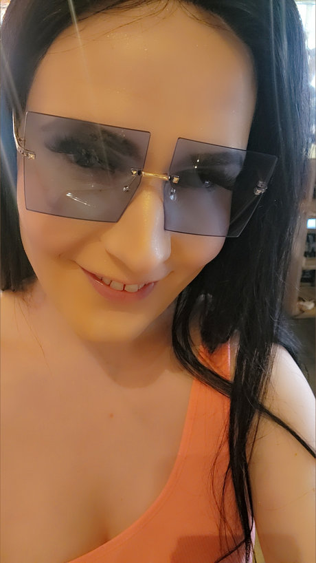 Oceana Breeze hd pornstar pics