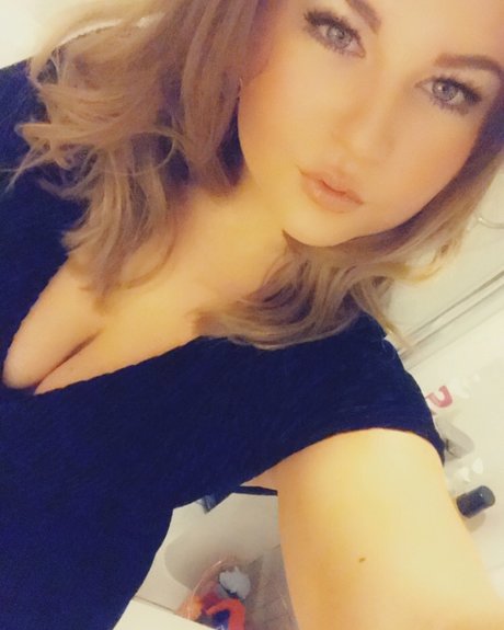 Alexandra Sophie star sexy gallery