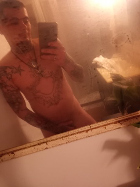 Dillon Lee star naked picture