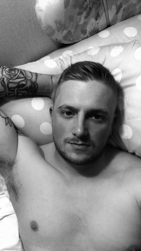 Nath93 pornstar exclusive pic