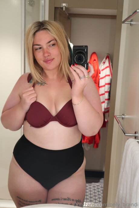 BRITISH BRANDI RAEE_ top star pic