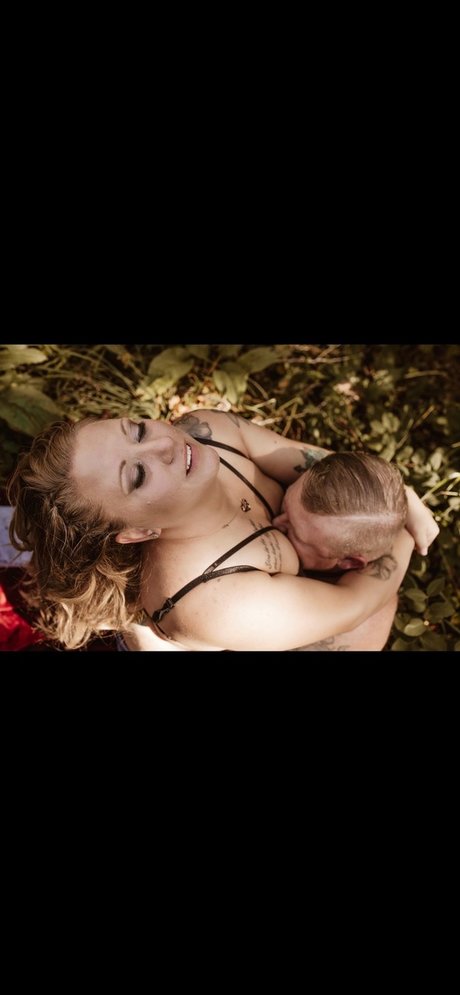 SexyRedhead model art picture