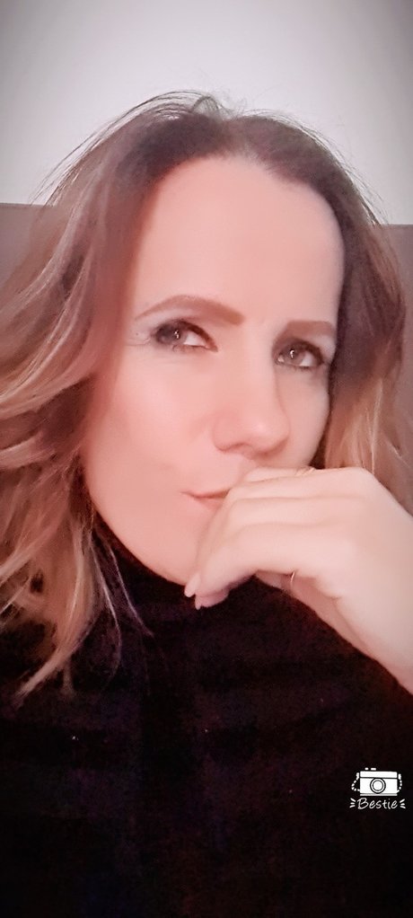 LG27 top star archive