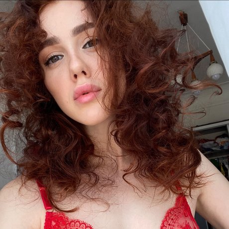 Lamia naked star photos