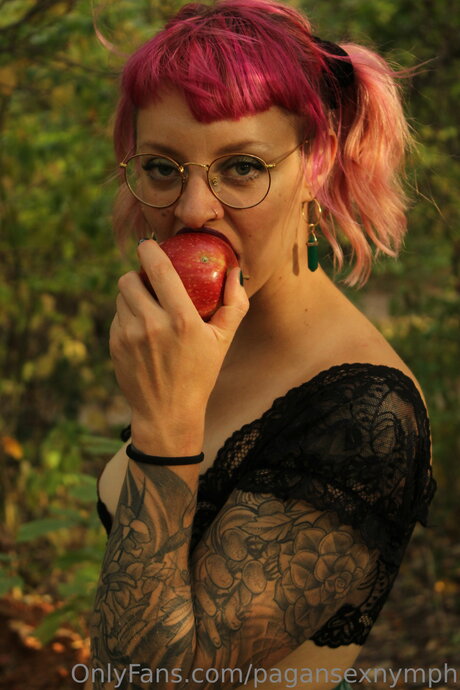 Kitten Nymph model perfect pictures