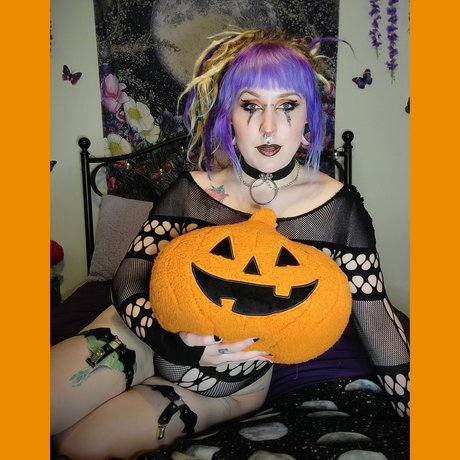 OpalOnti model pornographic img