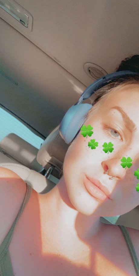 Ajlovehouse nudes model images