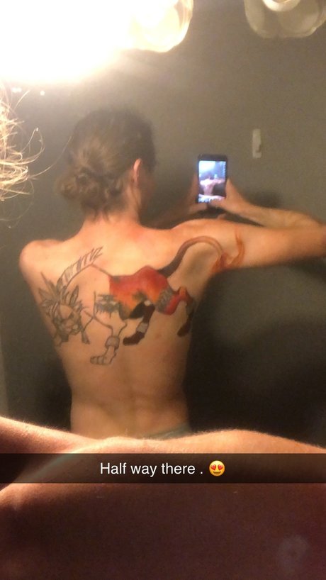 Pathen Scott model hot pictures