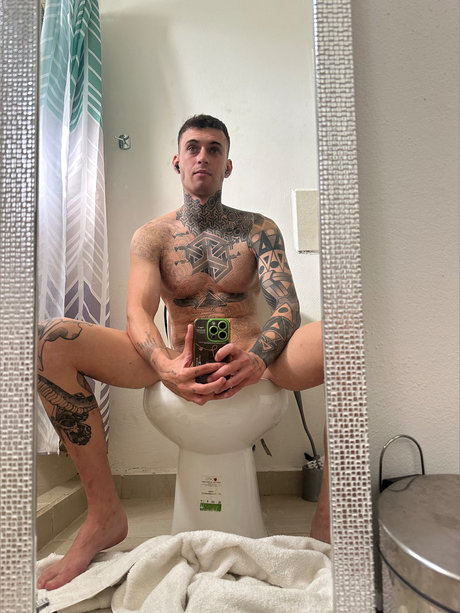 sr Parker model exclusive pictures