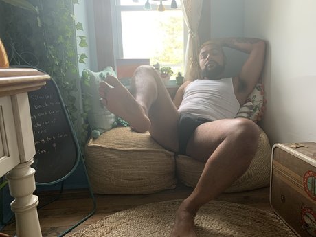 Papi Los star nudes image