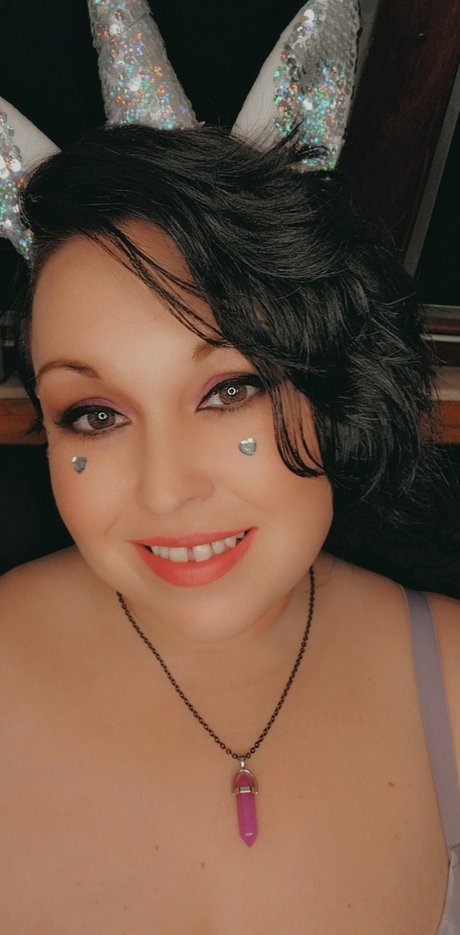 _Penny Lane_ pretty model gallery