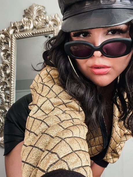 Peejsicle model naked pictures