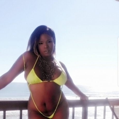 Your favorite girl Ms Peeches_ sexy model gallery