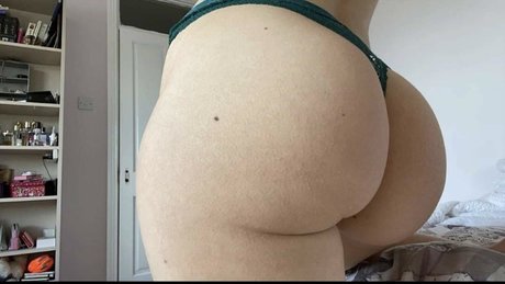 peachysens actress photos